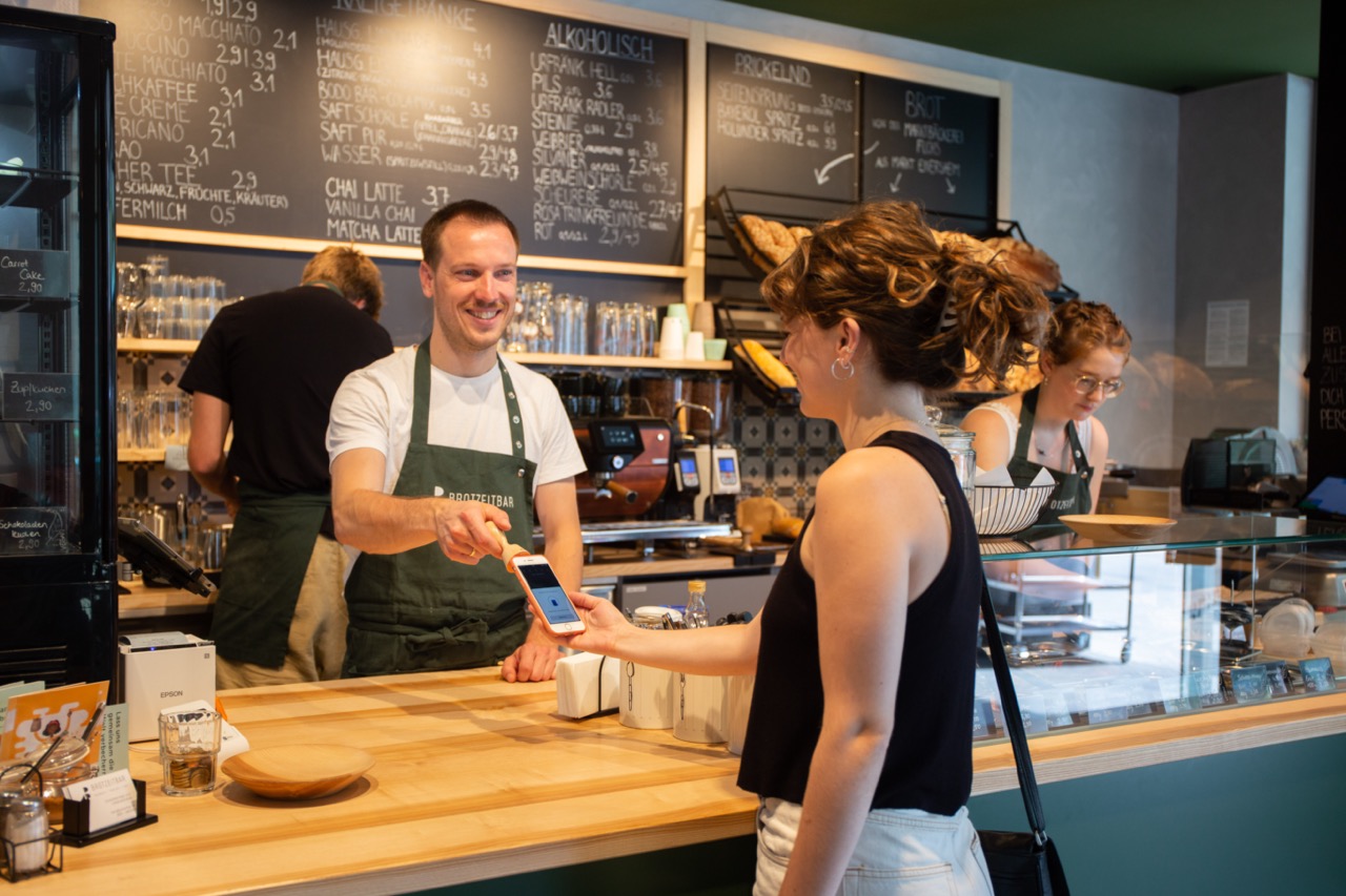 Partner,Stämpler,Stempeln,Handy,Digitalstempeln,Brotzeitbar,Unternehmen,Würzburg,Theke,Kunden,Kundinnen,Genießen,stämps,Stempelkarte,digitalstempeln,Bonuskarte,Nfc-Chip
